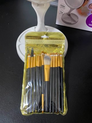 Espejo de Maquillaje LED x10 con Set de pinceles