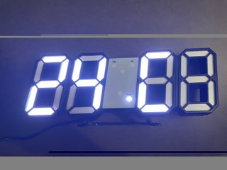 Reloj digital con alarma