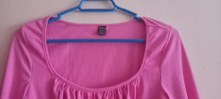 Blusa SHEIN rosa manga larga crop top