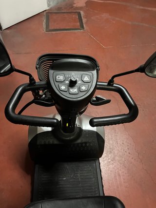 Silla motor Vermeiren Eris Eléctrica para ancianos