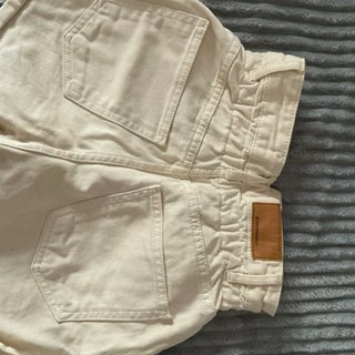 Pantalón corto vaquero beige