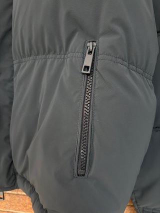 Chaqueta acolchada hombre gris