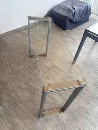 Mesa de cristal y metal Se escuchan ofertas