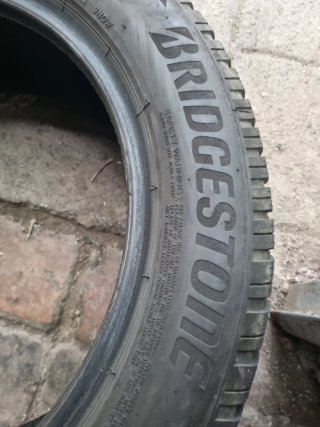 Neumáticos de invierno 215 55r17 98v brigestone