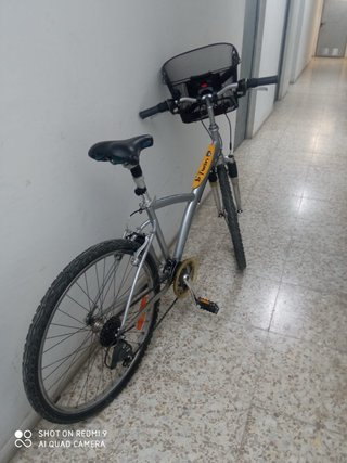 Bicicleta Decathlon plateada Tel 667292341