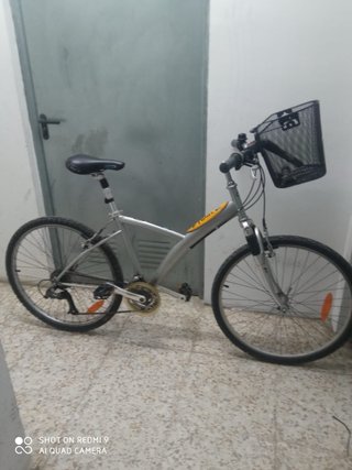 Bicicleta Decathlon plateada Tel 667292341