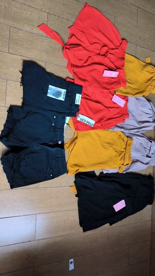 Lote de ropa aprox unas 150 prendas,por cierre