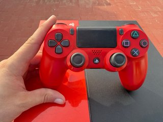 PS4 1TB Negra y Roja
