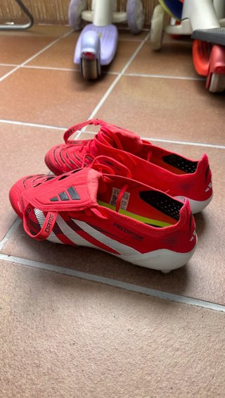 Botas de fútbol Adidas Predator Rojas