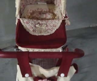 Carro de muñecas clásico