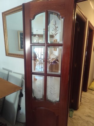 Puerta madera y cristal