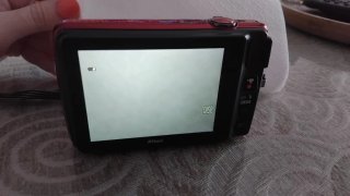Fotocamera Nikon COOLPIX Rossa 16MP