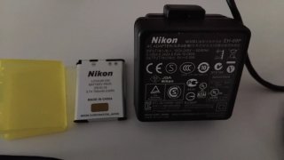 Fotocamera Nikon COOLPIX Rossa 16MP