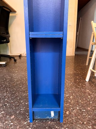 Estantería alta azul