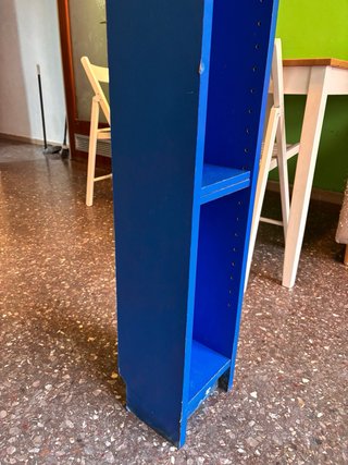 Estantería alta azul