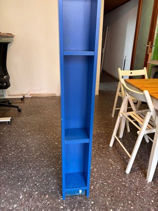 Estantería alta azul