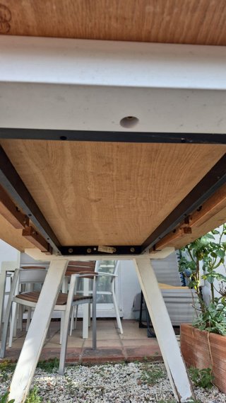 Mesa grande madera y 3 sillas jardín