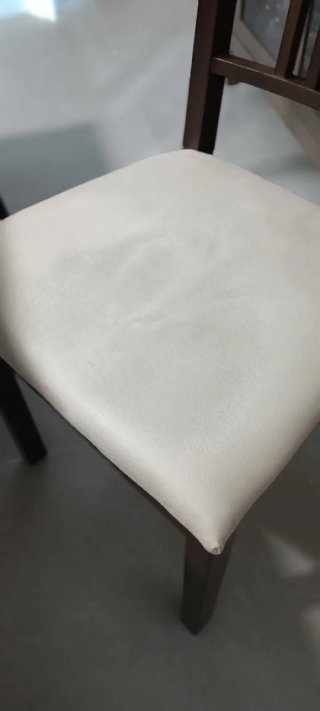 Mesa de comedor y 4 sillas