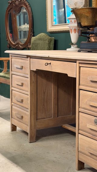 Escritorio antiguo doble pedestal madera