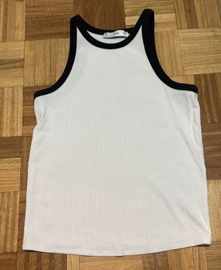 Top Canalé Mango Blanco con Vivo Negro