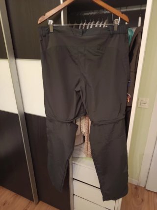 Pantalón senderismo convertible Quechua gris