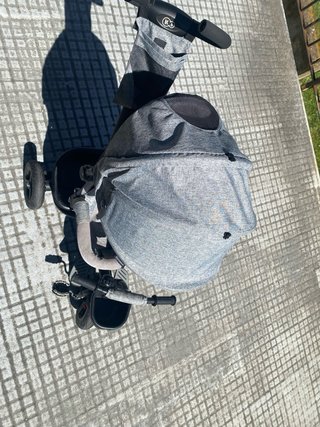 Triciclo infantil gris