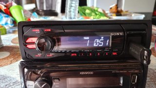 Radio Sony y Kenwood Negro