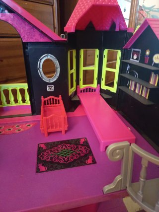 Casa Muñecas estilo Monster High