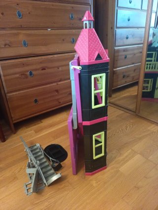 Casa Muñecas estilo Monster High