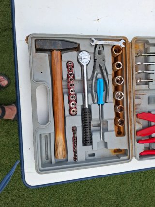 Caja de herramientas con accesorios