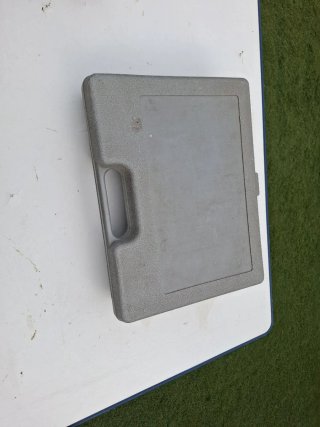 Caja de herramientas con accesorios