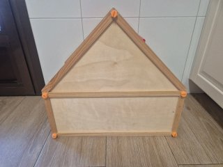 Casa de muñecas de madera