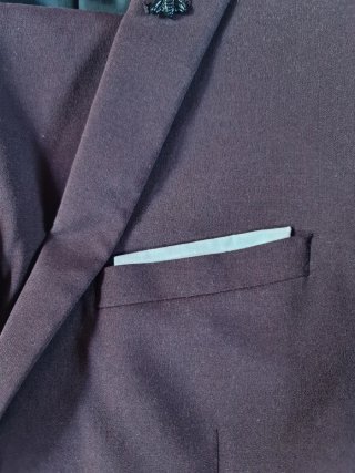 Traje de hombre granate