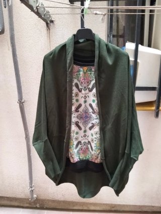 Chaqueta Zara y Camiseta Estampada Talla Única