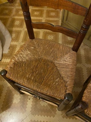 Sillas antiguas madera y mimbre. Buen estado