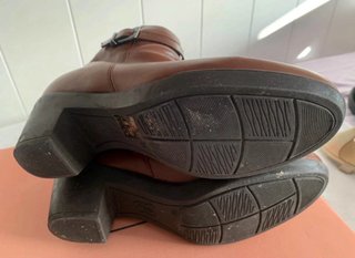 Botines mdb marrones con hebilla