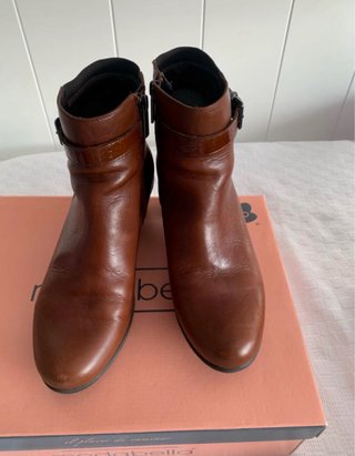 Botines mdb marrones con hebilla