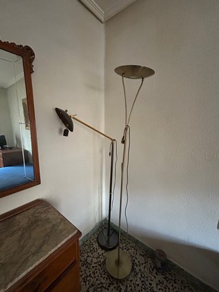 2 Lámparas de Pie Metálicas