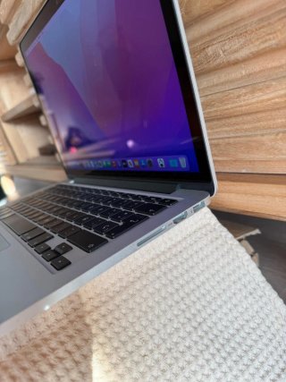 MacBook Pro i7 16GB RAM 512GB SSD