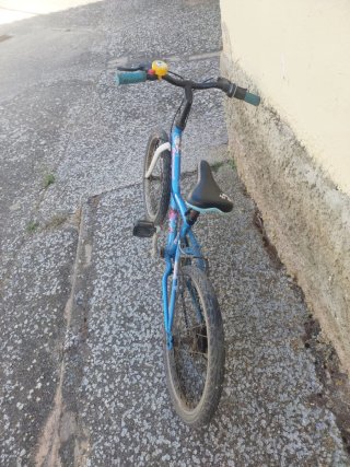 Bicicleta infantil Decathlon azul