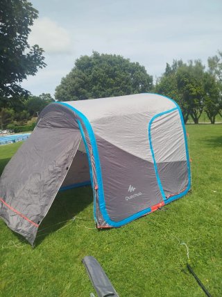 Avancé hinchable Quechua con suelo e inchador