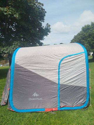 Avancé hinchable Quechua con suelo e inchador
