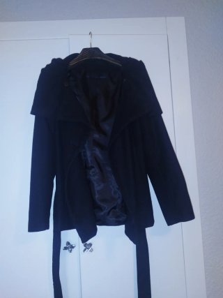 Abrigo negro Zara talla L Da poca talla, como M