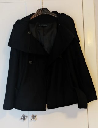 Abrigo negro Zara talla L Da poca talla, como M