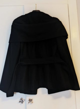 Abrigo negro Zara talla L Da poca talla, como M