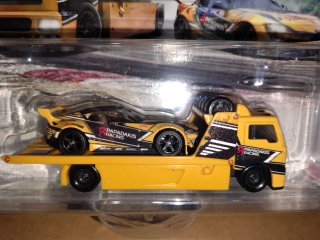 Hot Wheels Team Transport Toyota GR Supra