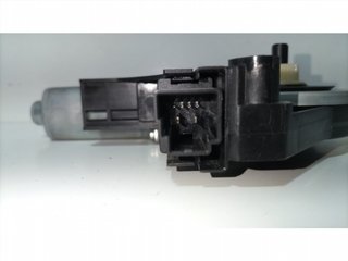 MOTOR ELEVALUNAS DELANTERO DERECHO 966269102 7705