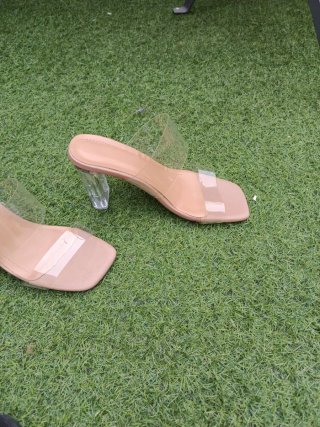 Zapatos de tacón transparente beige