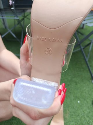 Zapatos de tacón transparente beige