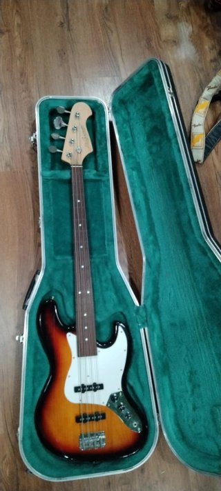 Estuche Bajo Eléctrico Cibeles